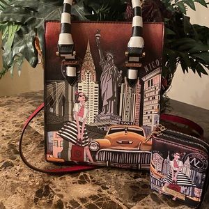 Wow such a unique purse willing to negotiate price